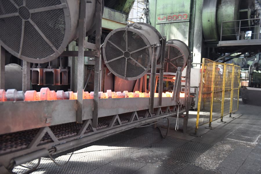 鍛二車間80MN生產(chǎn)現(xiàn)場.jpg 鍛二車間80MN生產(chǎn)現(xiàn)場.jpg