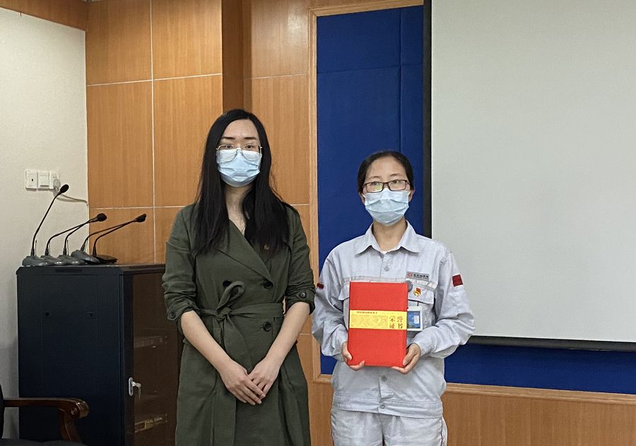 優(yōu)秀團(tuán)員頒獎(jiǎng).jpg 優(yōu)秀團(tuán)員頒獎(jiǎng).jpg