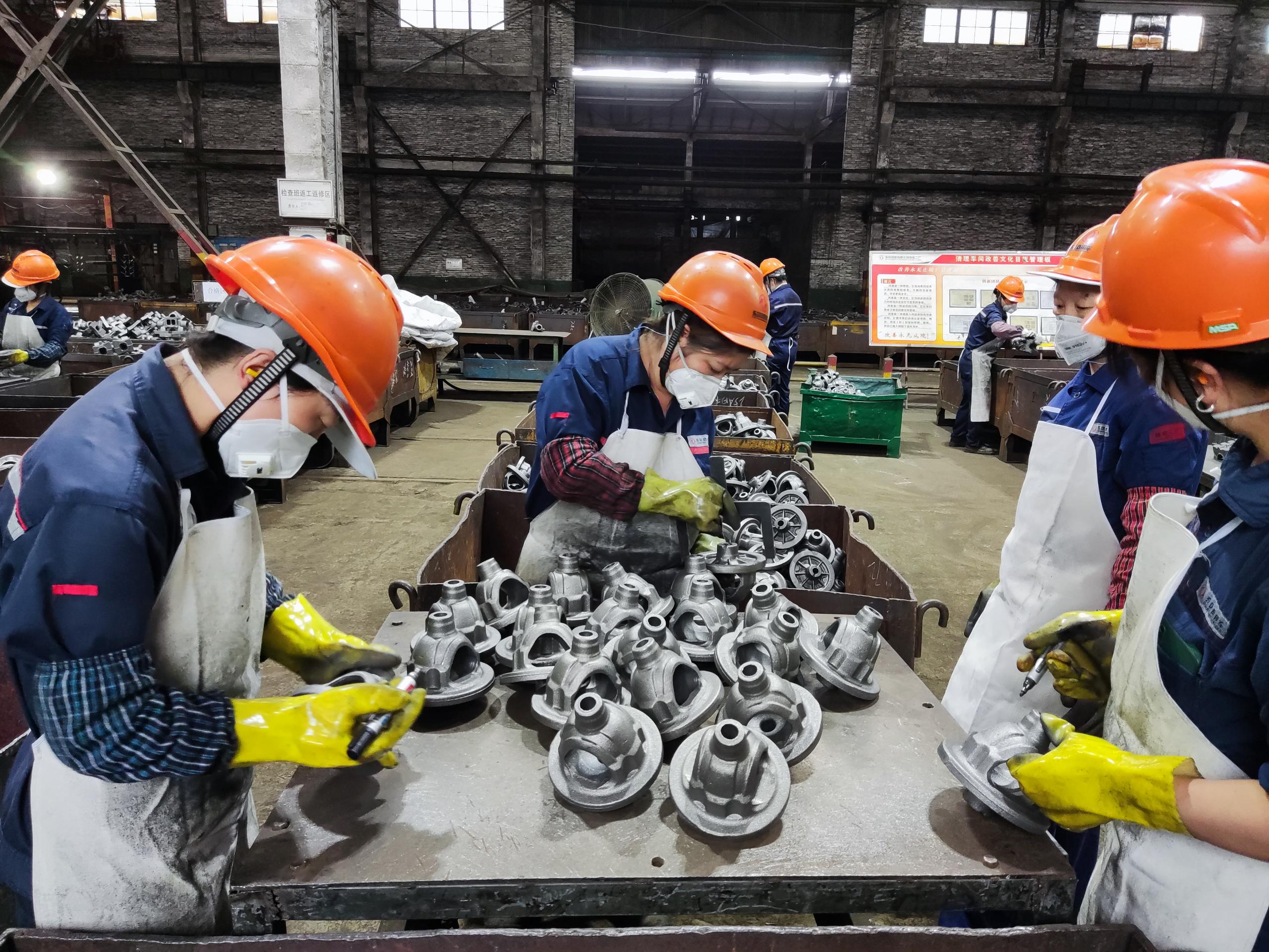 鑄件清理 (1).jpg 鑄件清理 (1).jpg